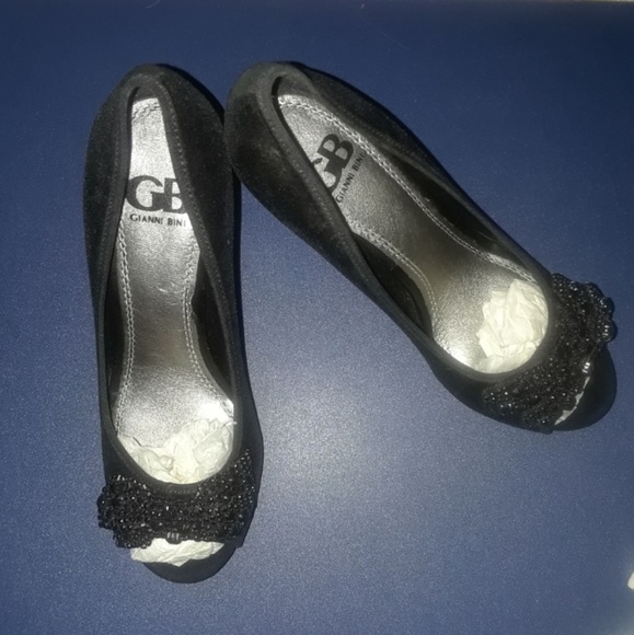 Gianni Bini Shoes - Size 7.5 Gianni Bini Peep Toe Heels